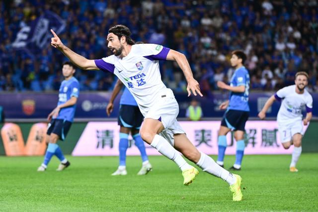 九游体育首页入口-【中超】孔帕尼奥戴帽阿代米造3球 津门虎4比2沧州