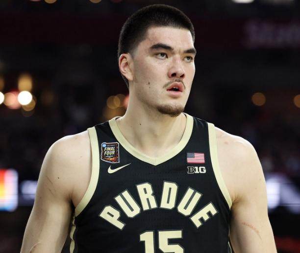 九游体育下载app-周志豪空砍37分失冠 黄皮肤中锋能否再次征服NBA？