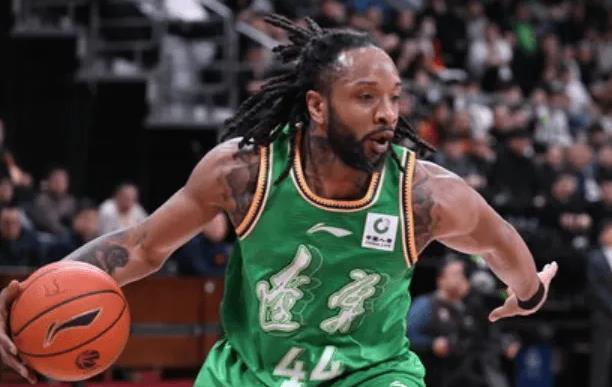 失望透顶！辽篮输青岛尴尬画面曝光 威尔斯没握手直接回更衣室